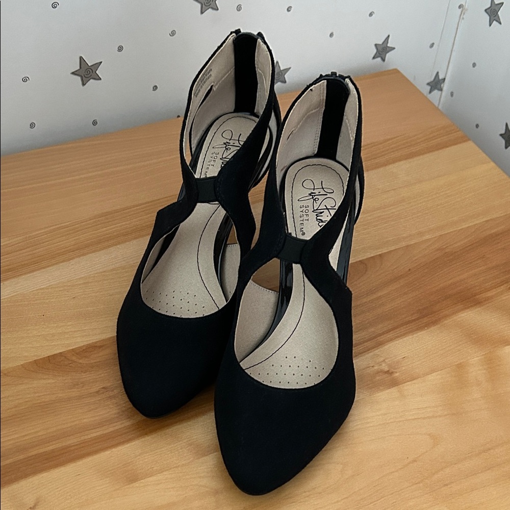 New without box Life Stride black heels size 7